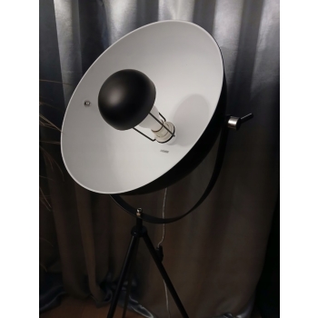 Lampa Podłogowa Kinowa